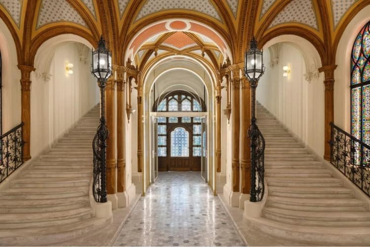 W Budapest 2