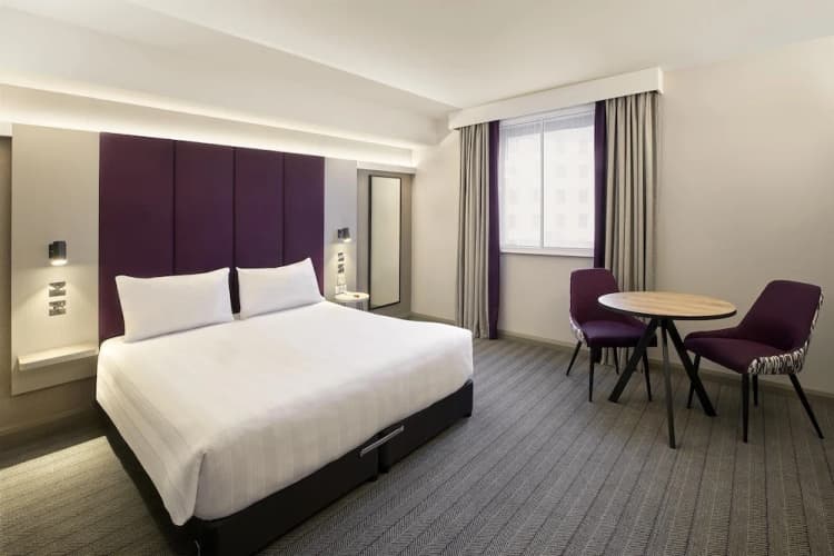 Premier Inn Bedford Priory Marina 5