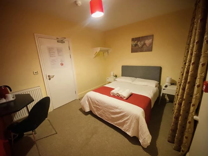Station Hotel 3