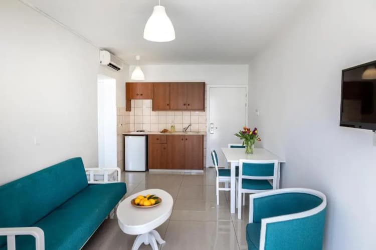 Marisa Hotel Apartments 2