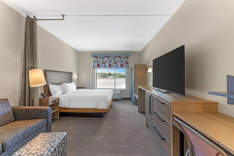 Home2 Suites by Hilton Calera 5