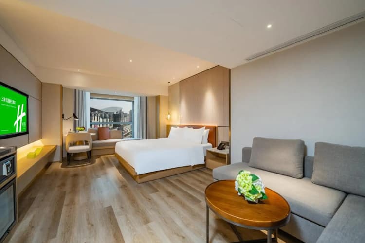 Holiday Inn Shanghai Huaxia 5