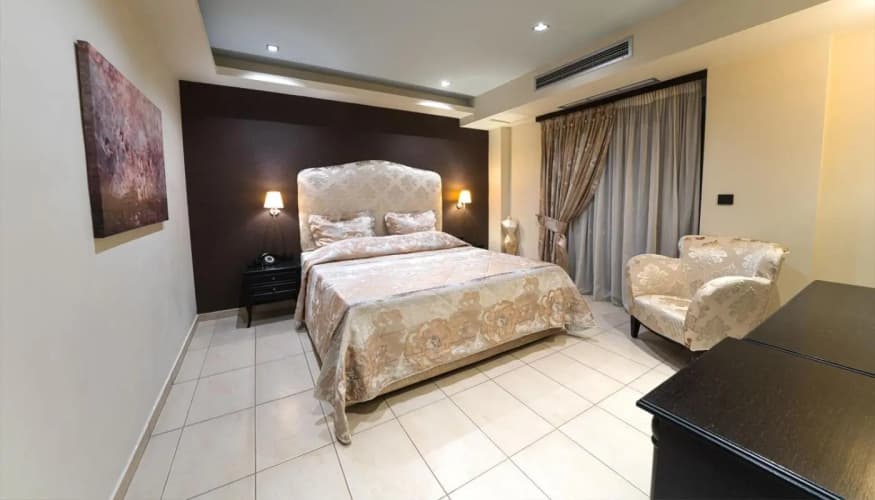 Amalias Hotel 4