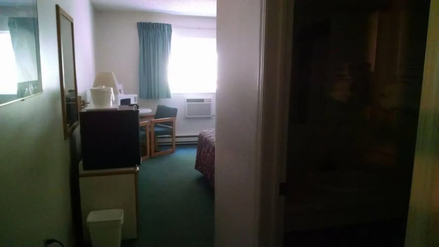 Mountain Host Motor Inn 4