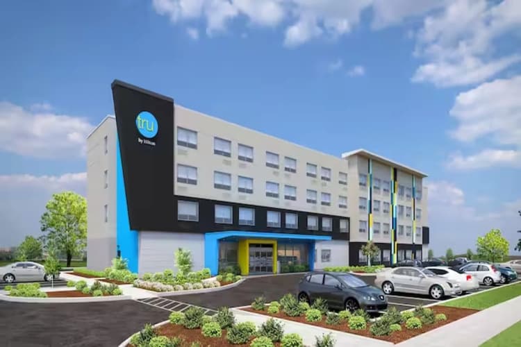 Tru by Hilton Janesville 3