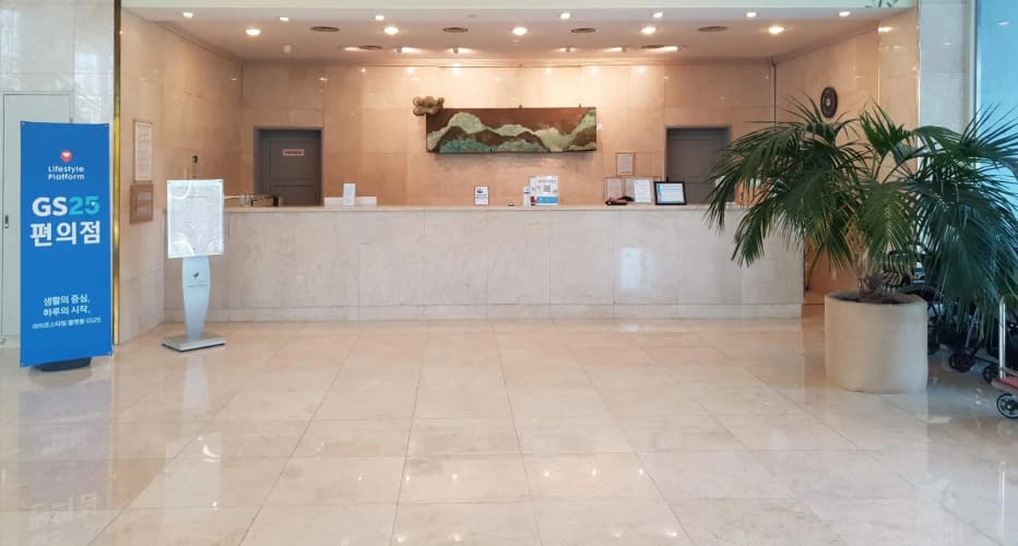 Bloom Hotel 3