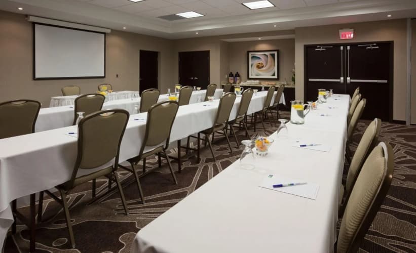 Holiday Inn Express & Suites New Liskeard 4