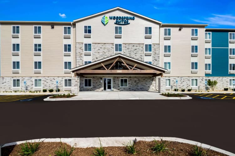 Woodspring Suites Chicago Addison main