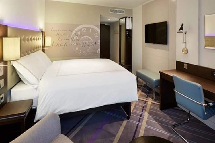 Premier Inn  Hamburg St. Pauli 3
