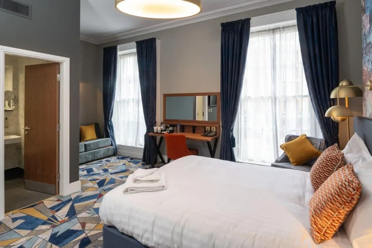 Keavan's Port Hotel 5