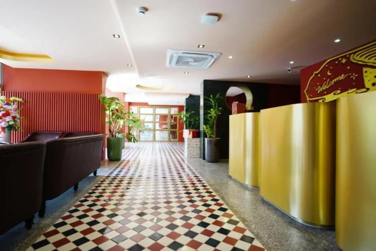 4 Monkeys Hotel 2