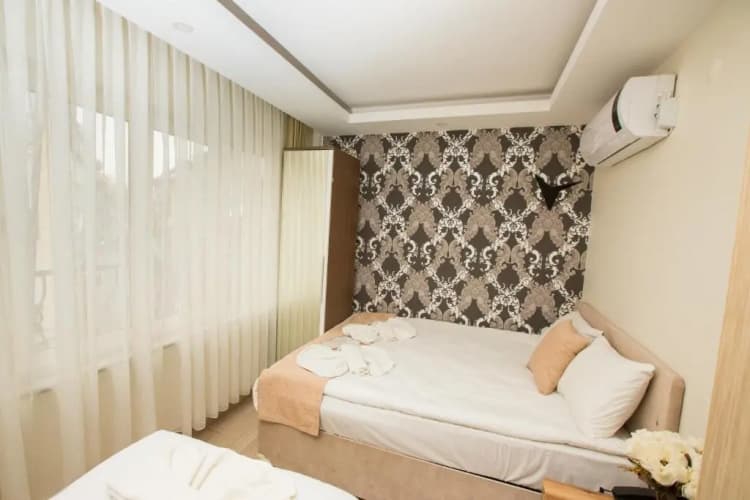 Honey Hotel 5