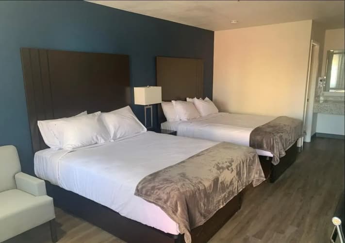 Greentree Inn Of Holbrook 5
