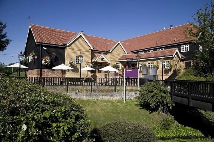Premier Inn Basildon (East Mayne) 2