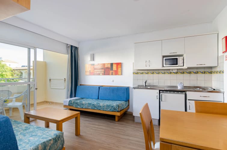 Mariner Club Apartments 4
