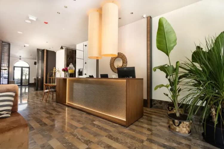Infinity Hotel & More 3