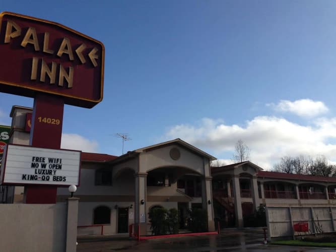 Palace Inn Fairbanks main