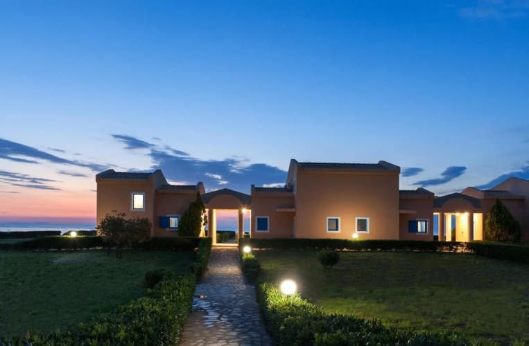Ammoudia Maisonettes main