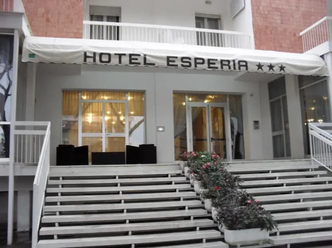 Hotel Esperia main