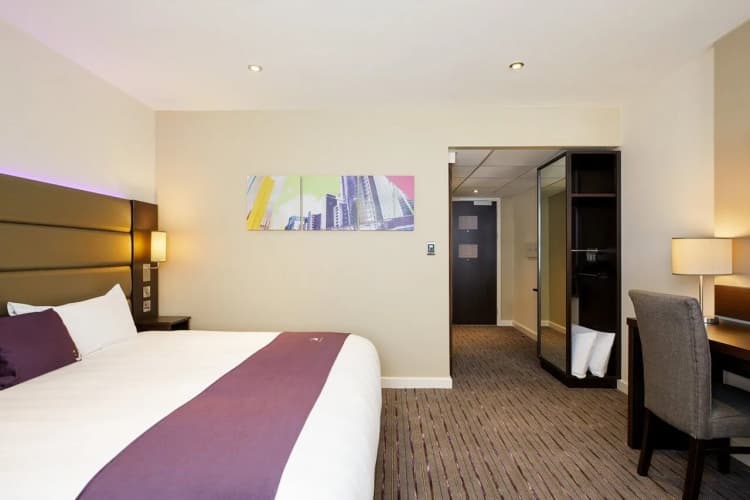 Premier Inn Basildon (Festival Park) 4