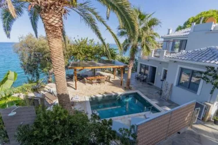 Paradisso Luxury Beach Villas 3