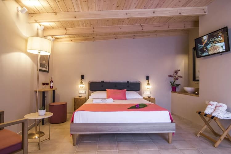 Viaggio Elegant Rooms 3
