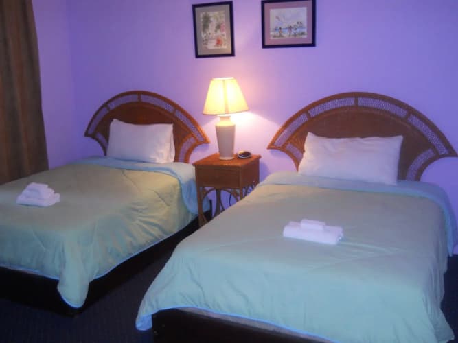 Coral Harbour Beach House & Villas 2