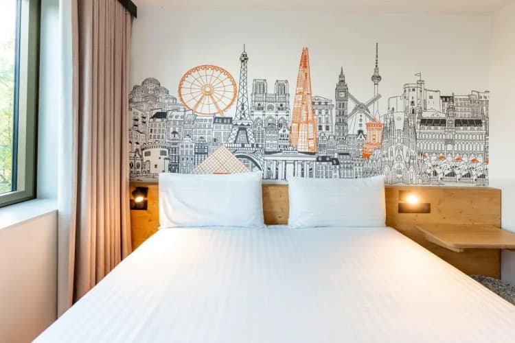 easyHotel Valencia Ciutat Vella 5