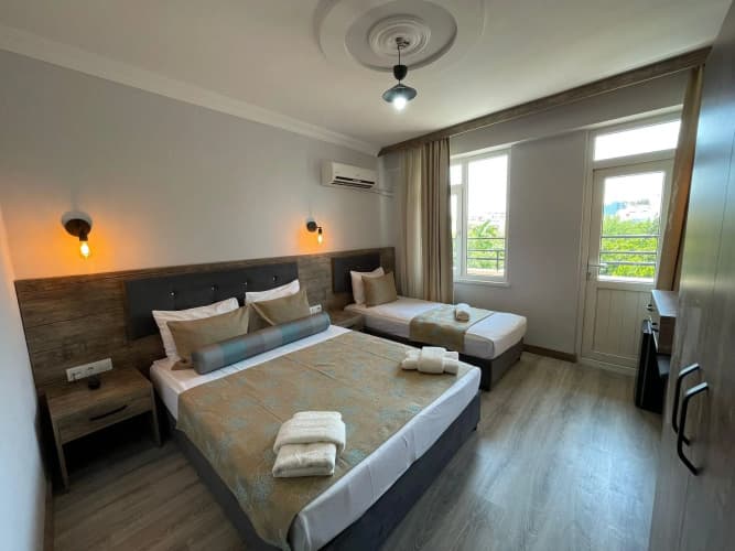 Seven City Hotel 2