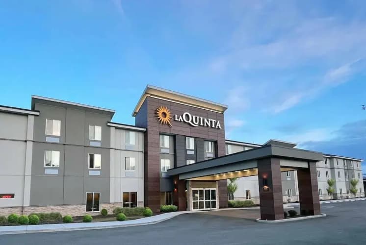 La Quinta Inn & Suites by Wyndham Wenatchee 2