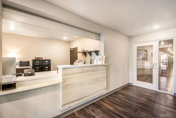 Woodspring Suites Bradenton 2
