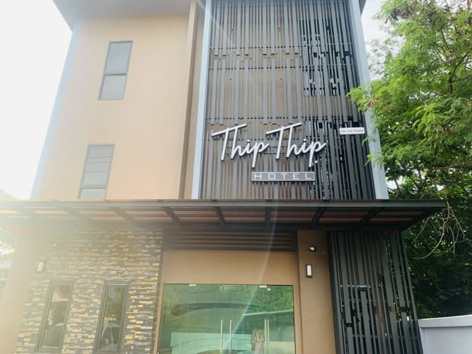 Thip Thip Hotel By Zuzu main