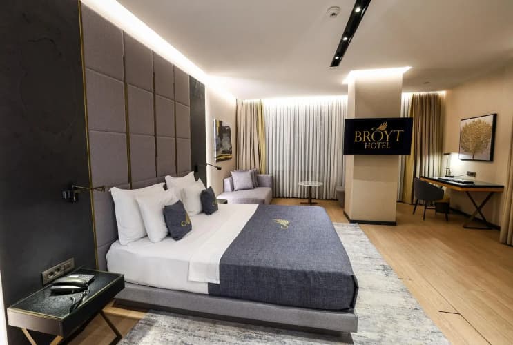 Broyt Suites 3