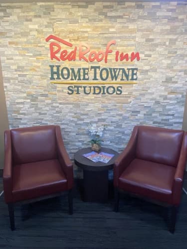 HomeTowne Studios by Red Roof Prattville 2