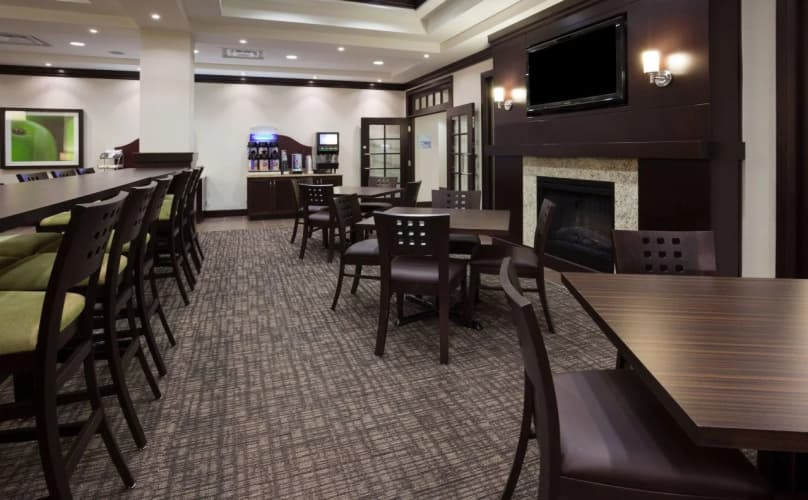 Holiday Inn Express & Suites New Liskeard 5