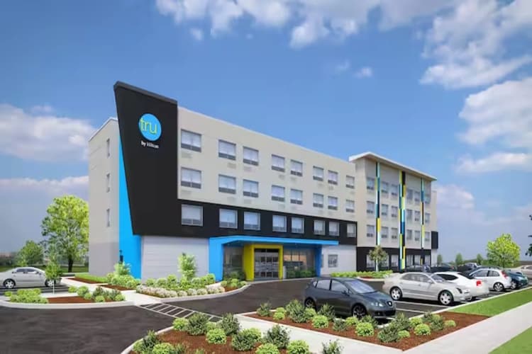 Tru by Hilton Lincoln East 2