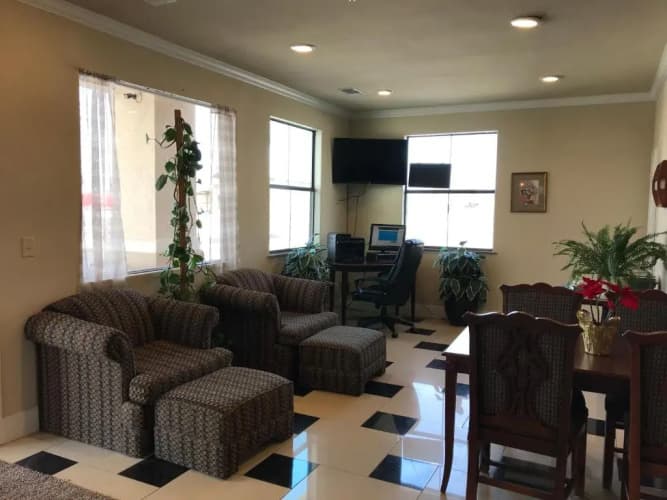 Big Lake Inn And Suites 2