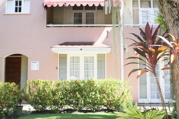 Fisherman's Point Resort main