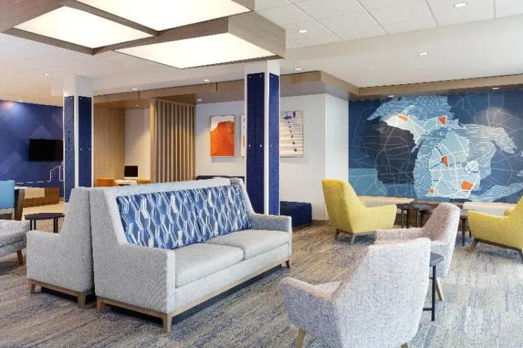 Holiday Inn Express and Suites Linden by IHG 2