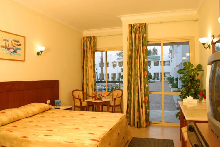 Falcon Hills Hotel 5