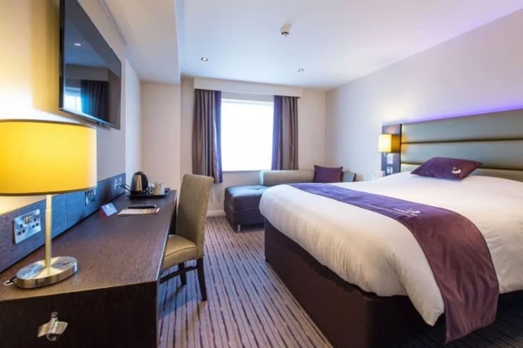 Premier Inn Isle Of Wight Sandown (Merrie Gardens) Hotel 4