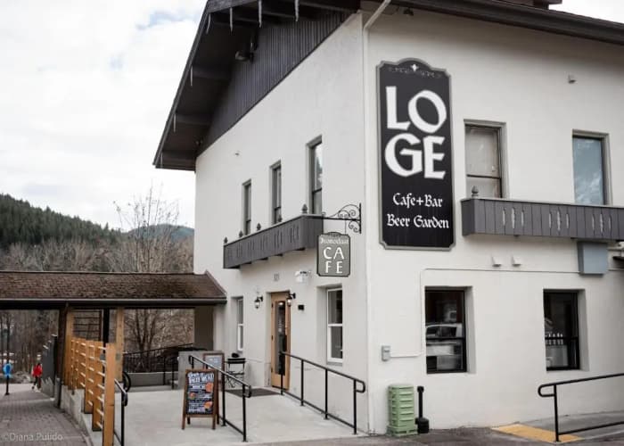 Loge Leavenworth Downtown main