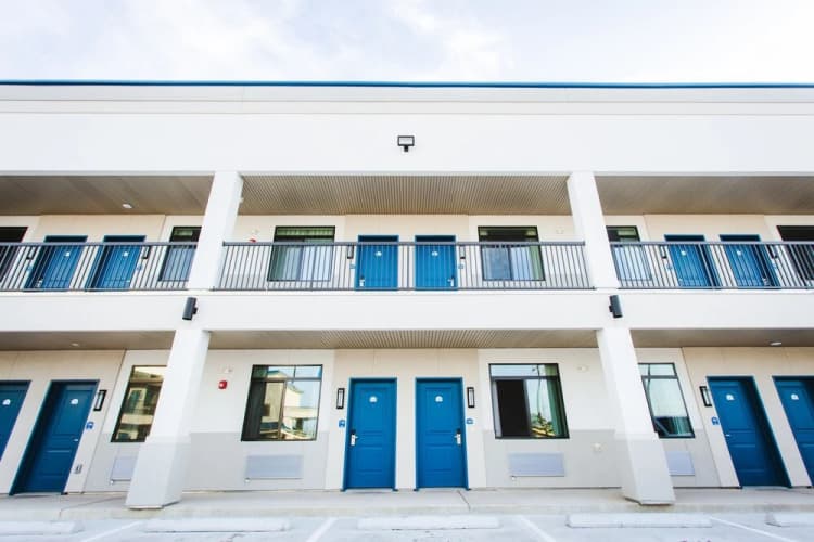 Palace Inn Blue Federal Road main