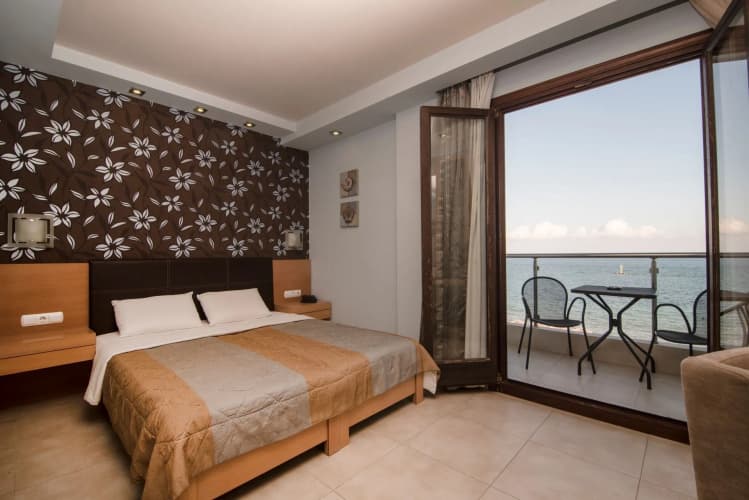 Mistral Seaside Hotel 5