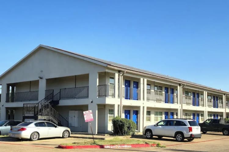 Delux Inn Motel 2