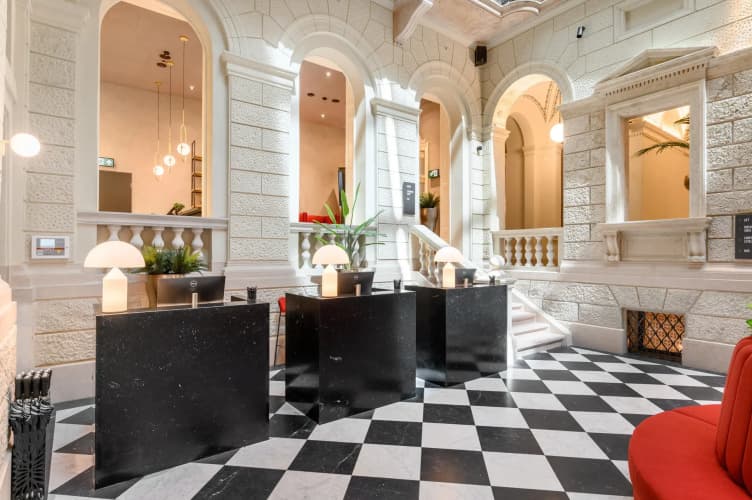 Hotel Oktogon Haggenmacher By Continental Group 3