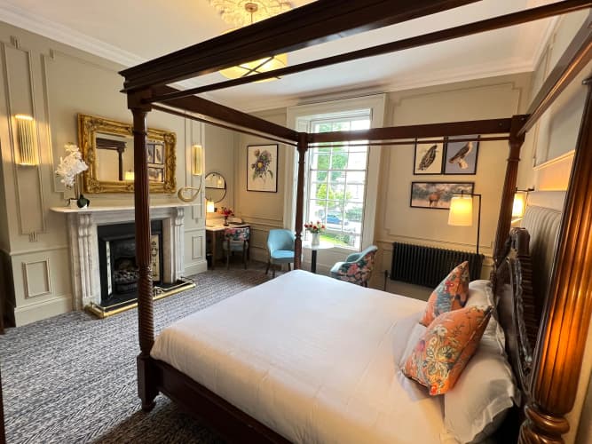 Waterloo Townhouse & Suite main