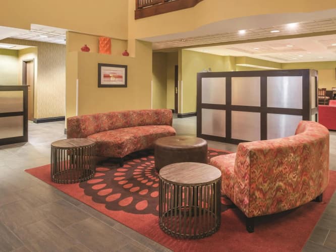 La Quinta Inn & Suites By Wyndh St L Apt-Riverport 3