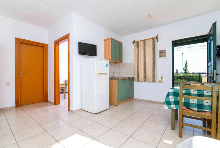 Dionysos Hotel Apartments & Studios 4