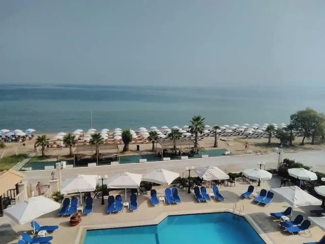 Santa Beach Hotel 2